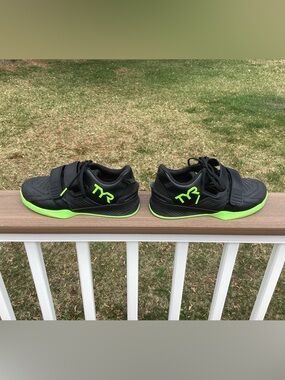 TYR L-2 Lifters, Size 9.5 Women, in very good condition!